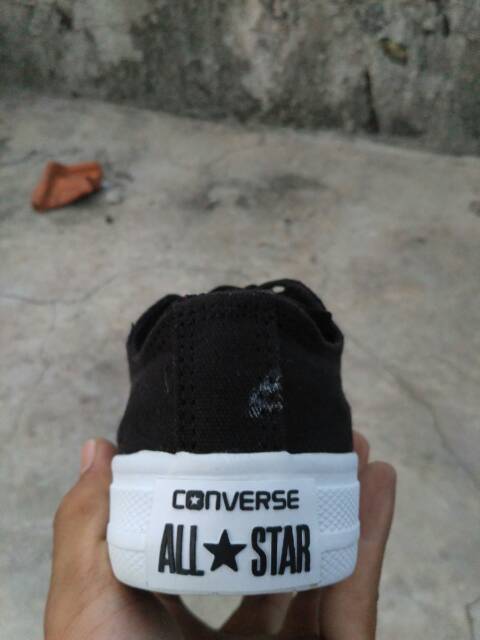 SEPATU PRIA CONVERSE ALL STAR CHUCK TAYLOT 2 HITAM PUTIH SEPATU CASUAL COWOK MADE IN VIETNAM