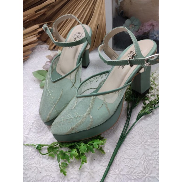 sepatu alummi Sage green tali 9cm tahu