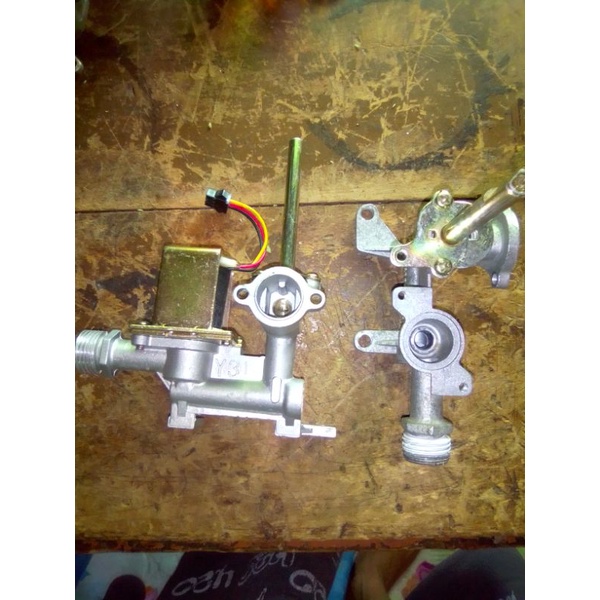 dudukan selenoid water heater