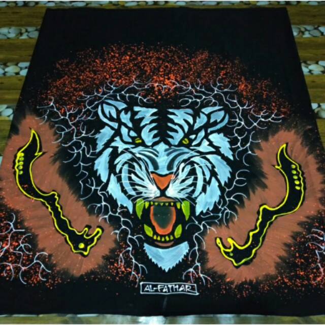 SARUNG LUKIS MOTIF MACAN PUTIH