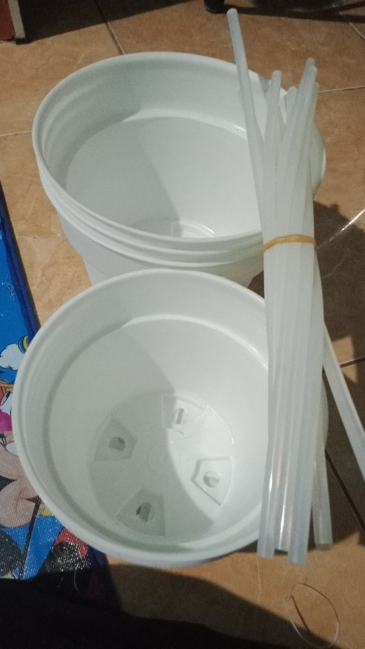 Pot Plastik Putih / Ember Putih / Pot Putih / Pot Plastik