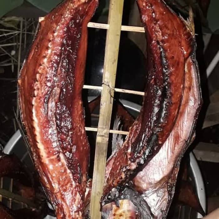 

IKAN CAKALANG FUFUASAP BU RECKY