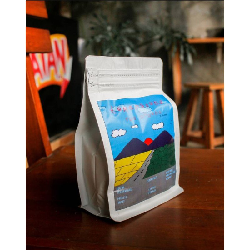 

Speciality Coffee, Temanggung Red Ground 250gr by Selatan Roastery
