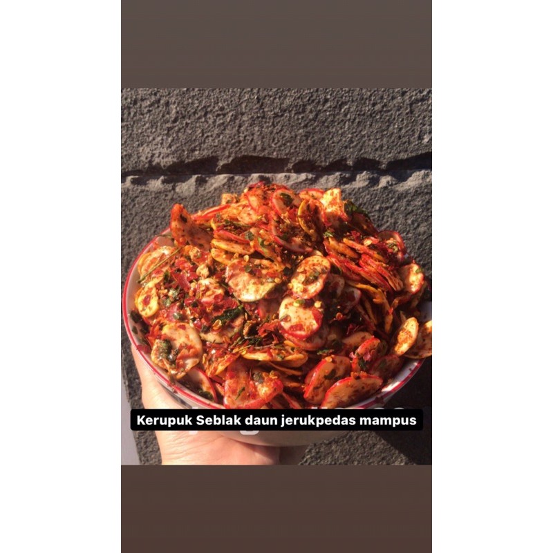 

Kerupuk seblak daun jeruk pedas mampus