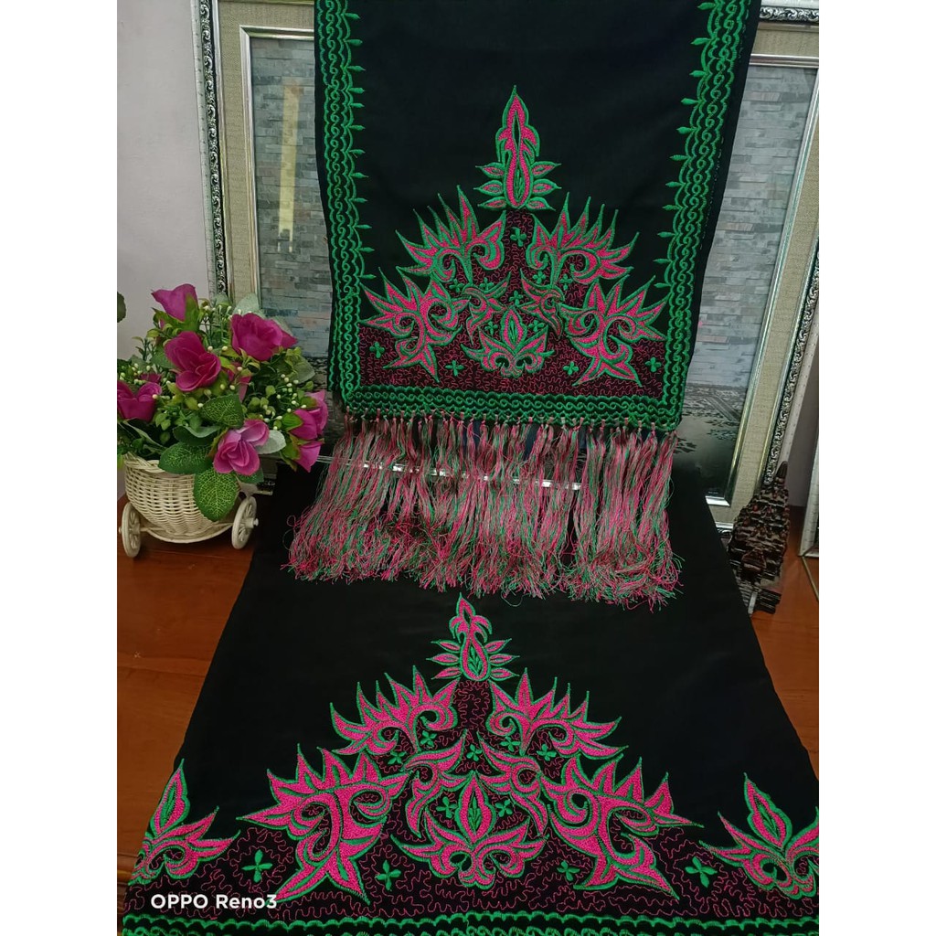 Kain + Selendang motif Aceh/ Kain + Selendang motif Aceh