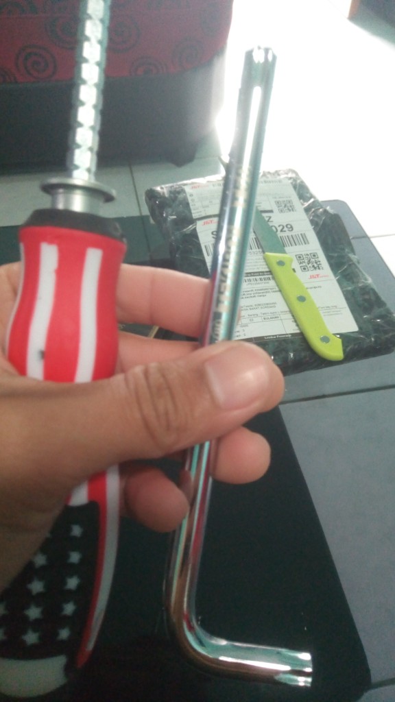 Obeng Bolak Balik Plus Minus Treker- Obeng Gagang Karet Bolak Balik Usa