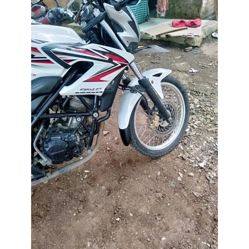 sambungan spakbor depan cb150r old aksesoris penahan air