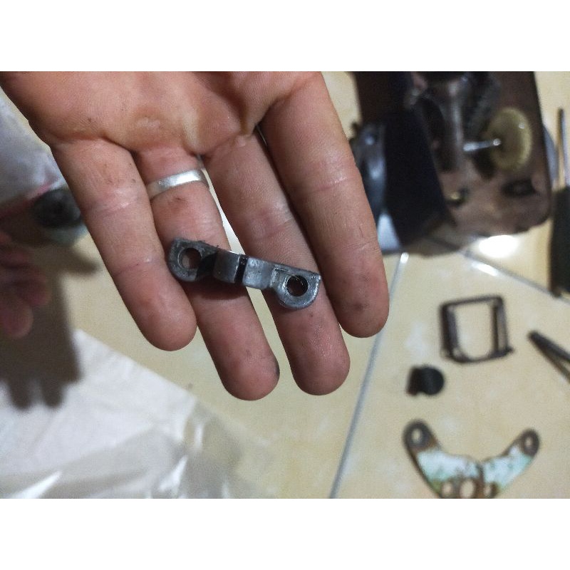 dudukan penahan kabel gabal pompa oli yamaha l2g l2s dx yb100 l2