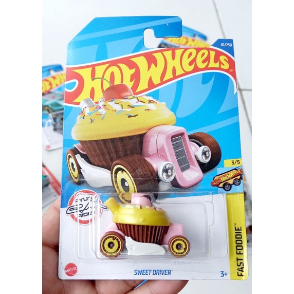 hotwheels SWEET DRIVER HW FAST FOODIE bentuk kue unik dan lucu