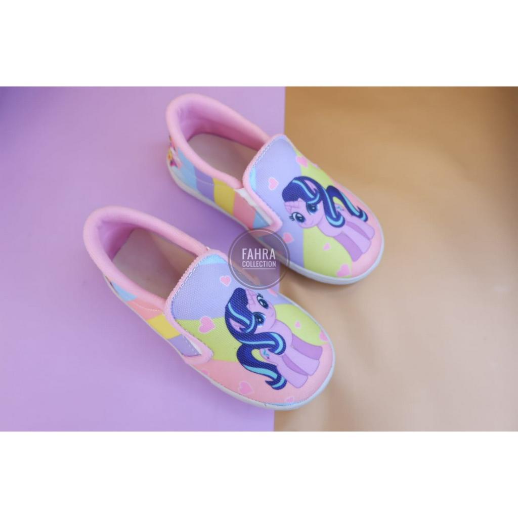 Sepatu Slip On Anak Perempuan Kuda Ponny Rainbow