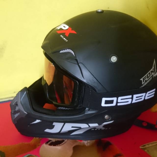 Helm jpx bonus kacamata