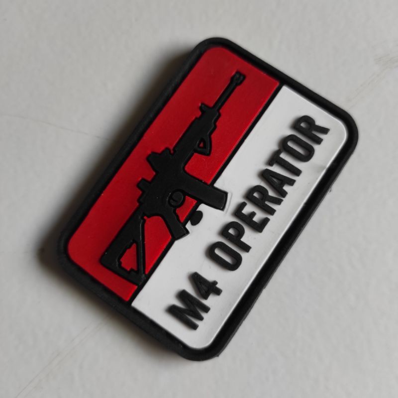 PATCH RUBBER LOGO SENJATA M4 OPERATOR DASAR MERAH PUTIH/TEMPELAN EMBLEM KARET VELCRO TACTICAL