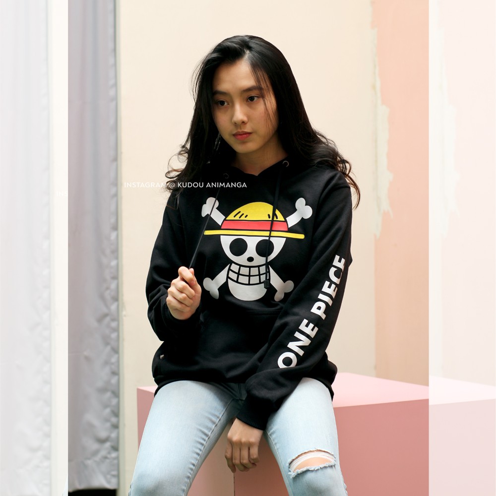 Sweater distro anime Onepiece Mugiwara Logo Black Fleece