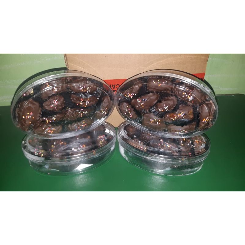 

kurma coklat