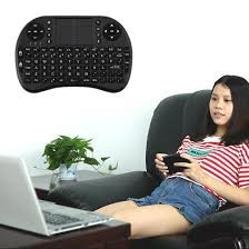 Mediatech Mini Wireless Keyboard touch pad Mouse Combo for TV - Hitam - 520156hitam