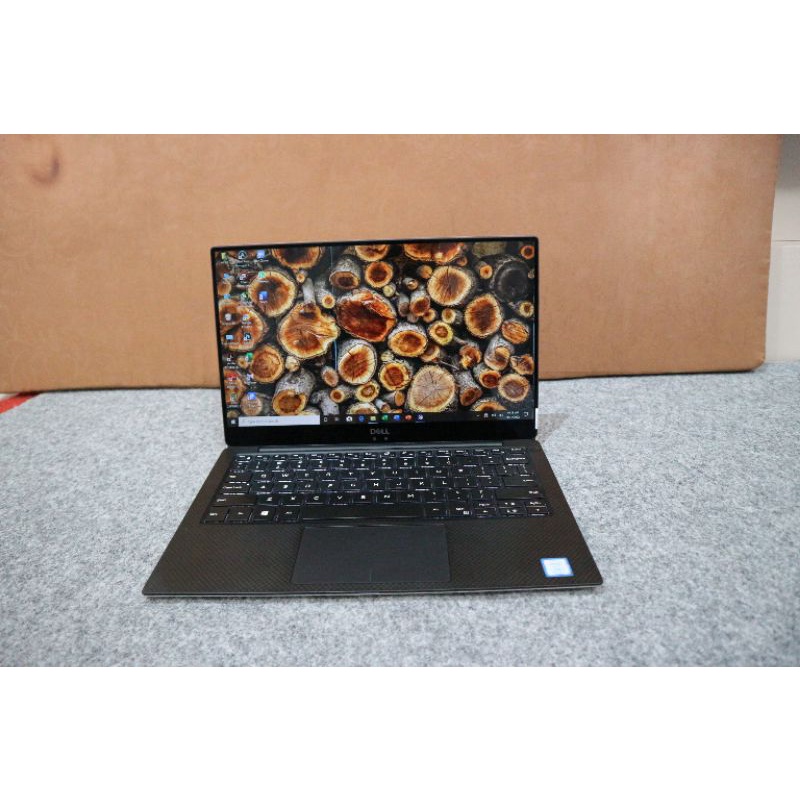 DELL XPS 13 9370 core i7 gen 8th Touch 4K 13 inch RAM 8GB SSD 512GB Backlit Like new