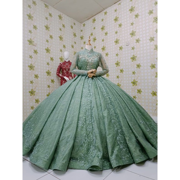 gaun pengantin warna hijau wardah lengkap dengan jas
