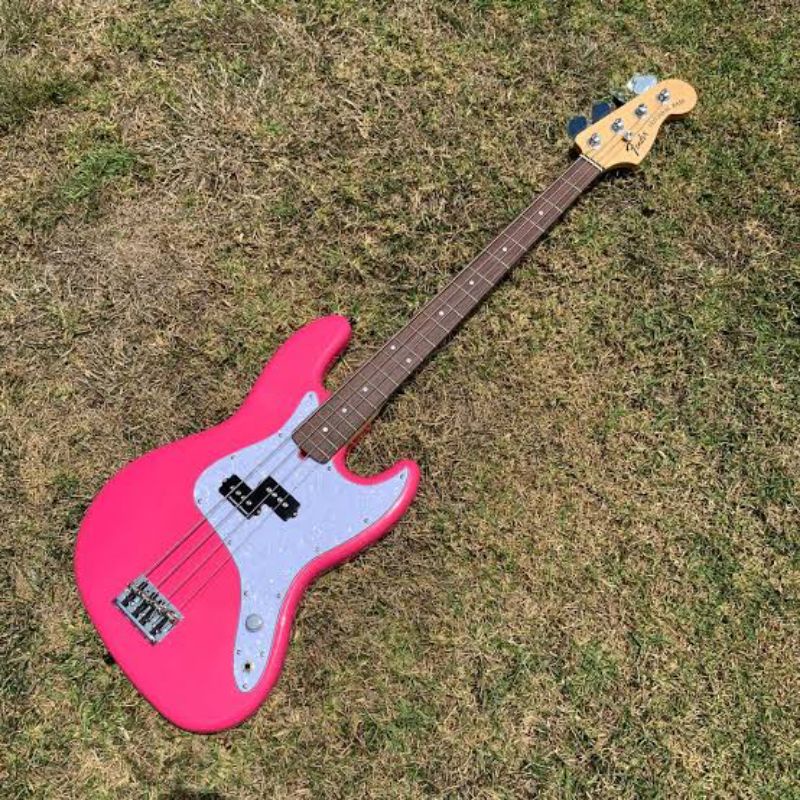 Gitar Bass Fender Murah Mark Hoppus Precision Bass Pink