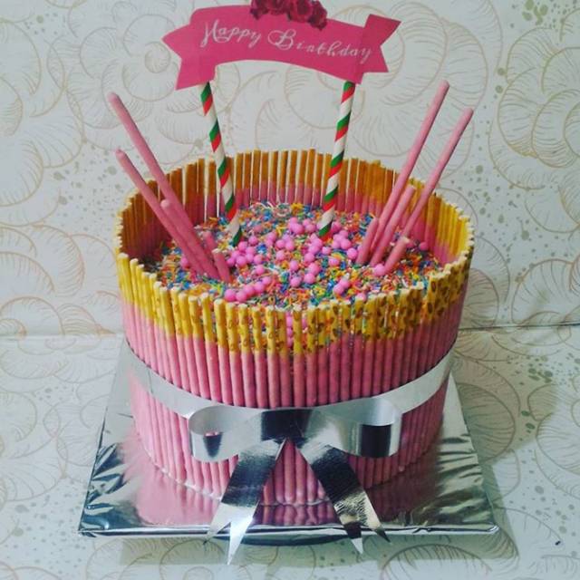 

Pocky Birthday Cake / Kue Ulangtahun Pocky