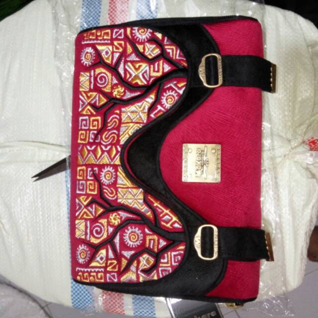 tas selempang makara