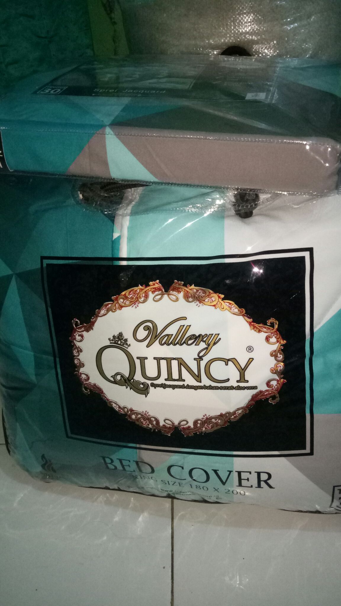 Bedcover Premium Tinggi 30 Cm Vallery Quincy Uk. King (180x200)cm Motif Bertema Biru Dan Laut