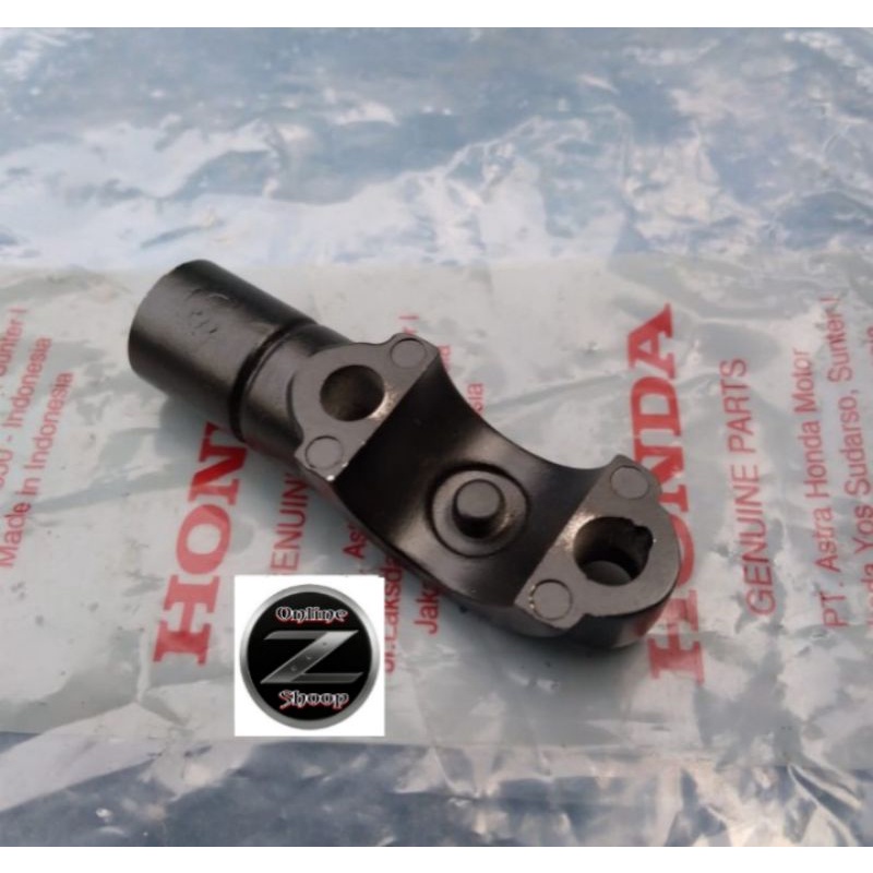 kleman dudukan spion kiri Beat street Scoopy fi Vario 150 new ori