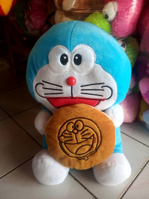 Boneka doraemon dorayaki size:XL