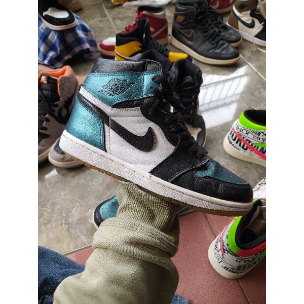 sepatu aj 1 High Chameleon (Live Season)