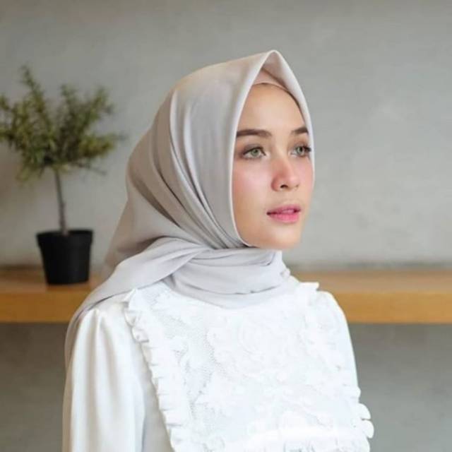 Umama Crepe Square Hijab Segiempat Diamond Crepe