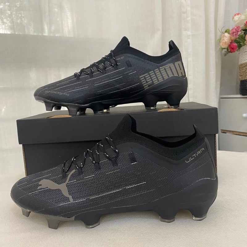 Sepatu Bola Puma Ultra 1.1 Blackout FG