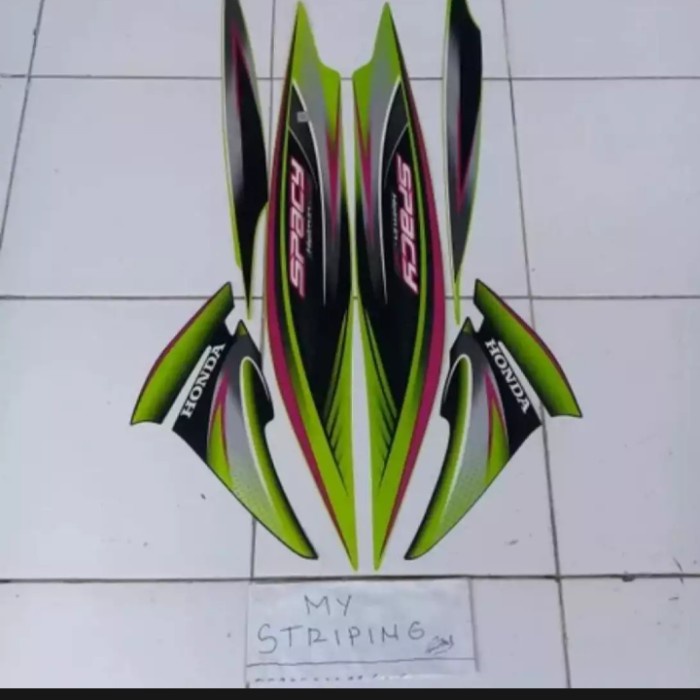 TERLARIS striping Honda spacy tahun 2011 hijau