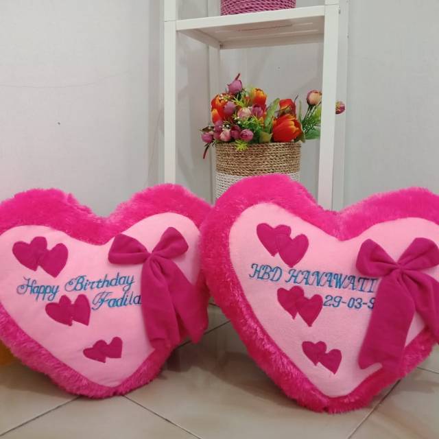 

Bantal Love Pita