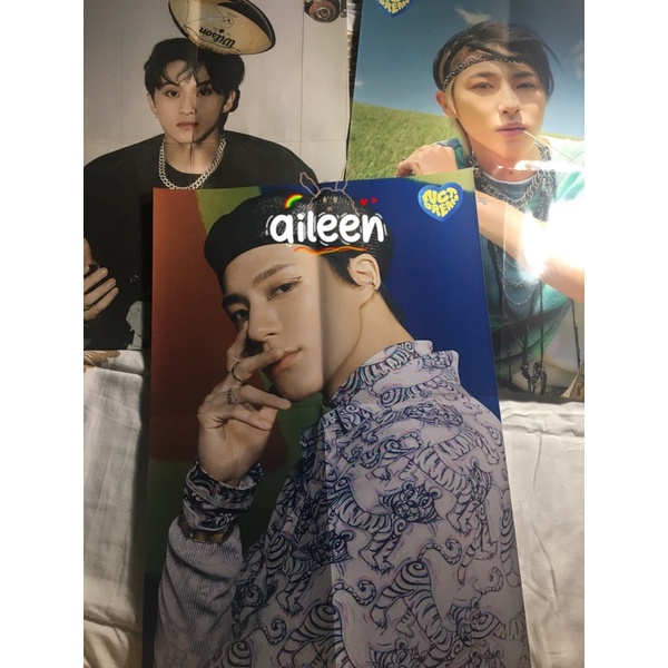 FOLDED POSTER FP HELLO FUTURE HOT SAUCE RENJUN JENO MARK HAECHAN