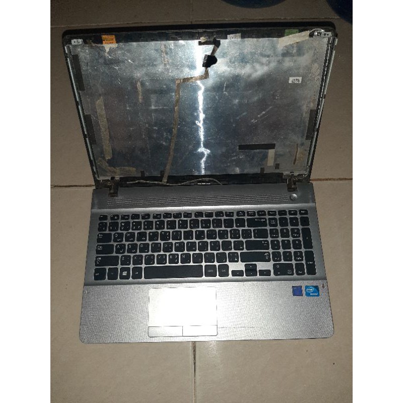 case Samsung NP300E5V