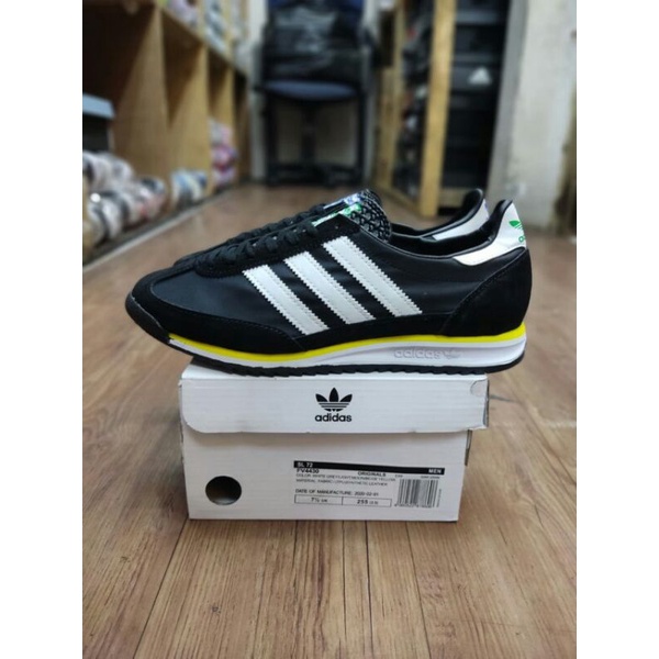 Sepatu pria adidas SL-72 premium