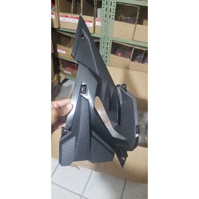 Shroud R Inner – New CB150R StreetFire K15M
