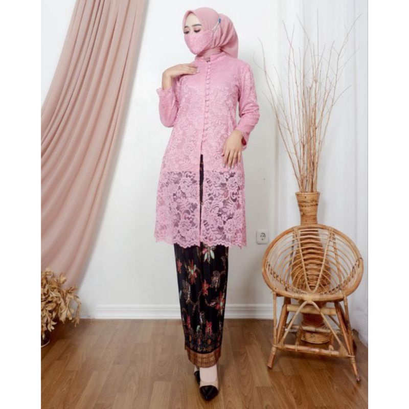 KEBAYA TUNIK BUSUI KANCING SERIBU -KEBAYA KURUNG