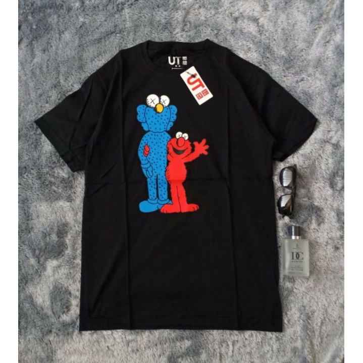 KAOS UNIQLO / TSHIRT UNIQLO x KAWS TOKYO PREMIUM DISTRO FULLTAG & LABEL TERMURAH