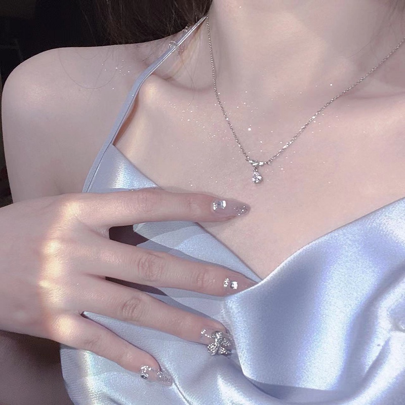 Kalung Rantai Klavikula Hias Liontin Berlian Bahan Zirkon Warna Silver Gaya Korea Untuk Perempuan