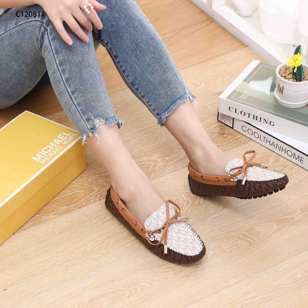 MK  C12081 Daisy Moc Flat Loafers