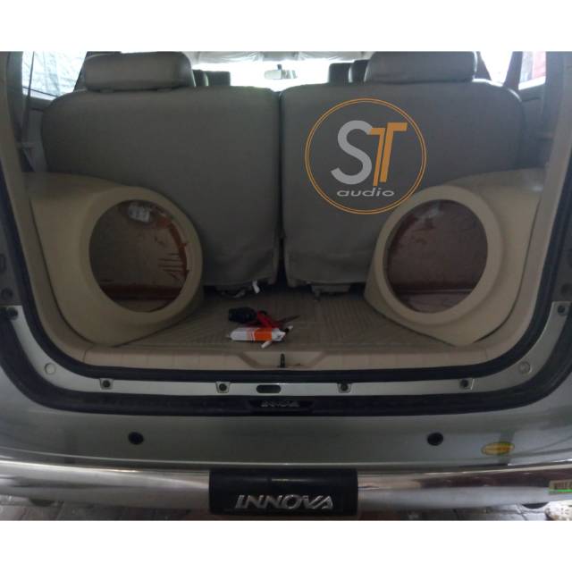 Box sudut subwoofer 12" innova