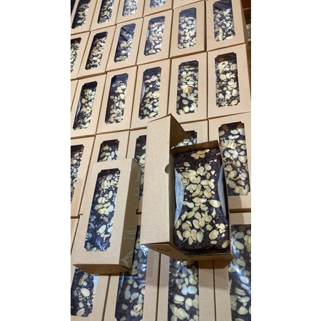 

Fudgy Brownies Bar Hampers Mister Pie Makassar