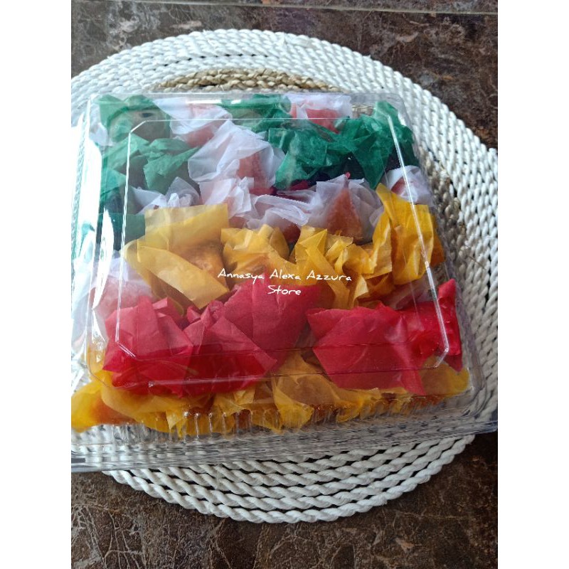 

Wajik / Wajit Ketan Rasa Nanas 1 kg isi 40 pcs