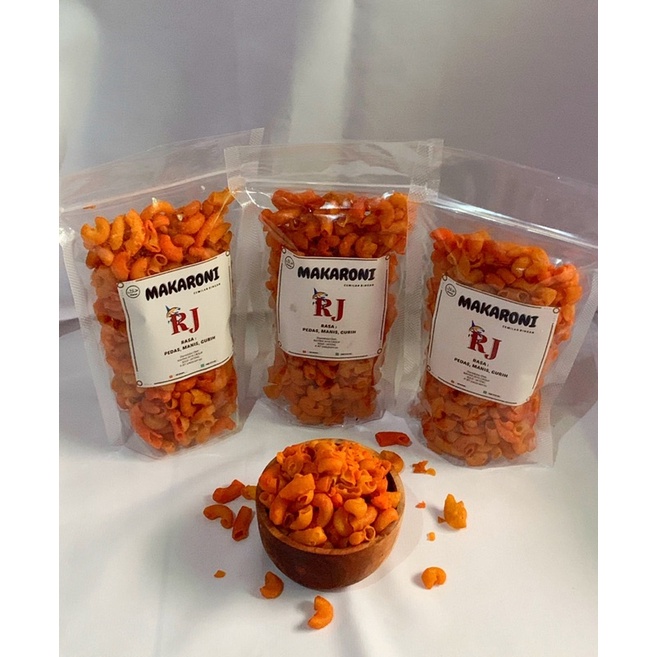 

MAKARONI DAN CHISTIK / CEMILAN RINGAN / CEMILAN PEDAS