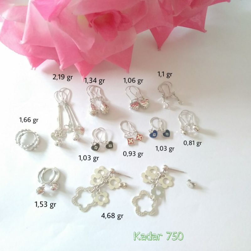 Anting Putih Model