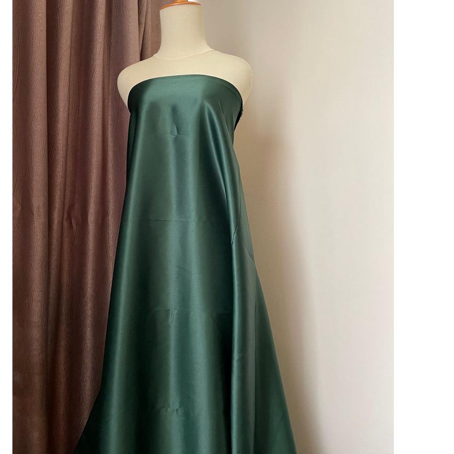 Redy Stock➜ Kain Satin Saten Velvet Premium Silk Meteran Warna Hijau Botol Emerald Green ❤️Harga Ber