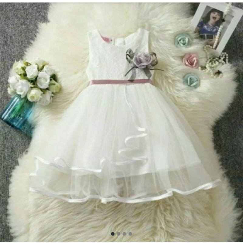 baju pesta anak perempuan putih aksen renda hiasan bunga