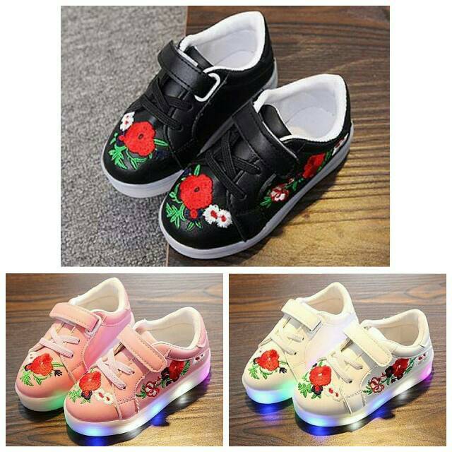  Sepatu  Kets  Sneaker LED Lampu  Hitam Putih Pink Bunga Murah 