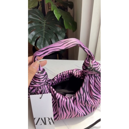 Zr clutch satin