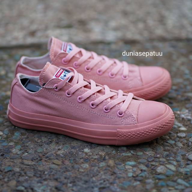 dusty rose converse